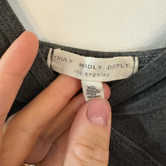 Truly Madly Deeply cropped tank - Picture 2 of 2